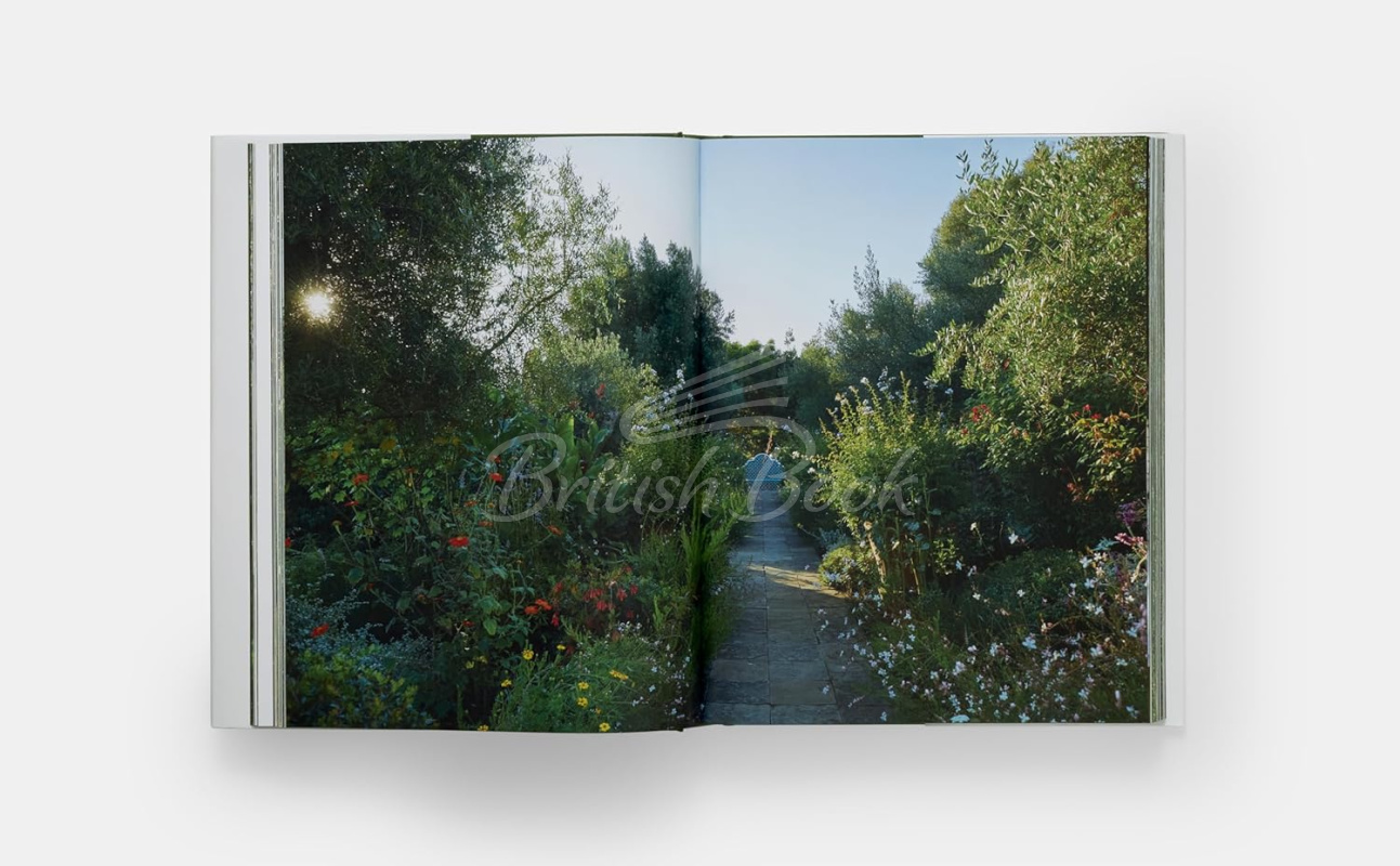 Книга Glorious Gardens: Private Edens of the World's Leading Interior Designers изображение 3