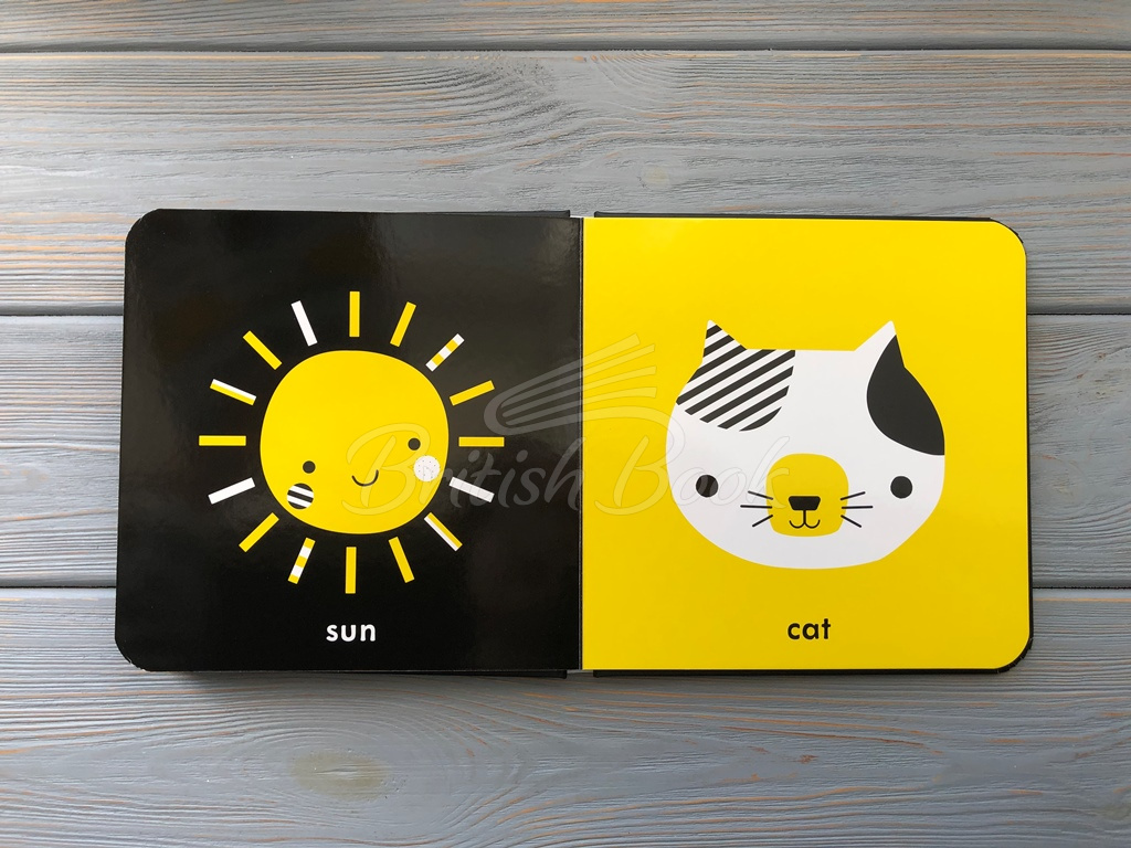 Книга Baby Touch Faces (A BlackandWhite Book) купить за 327,00 грн