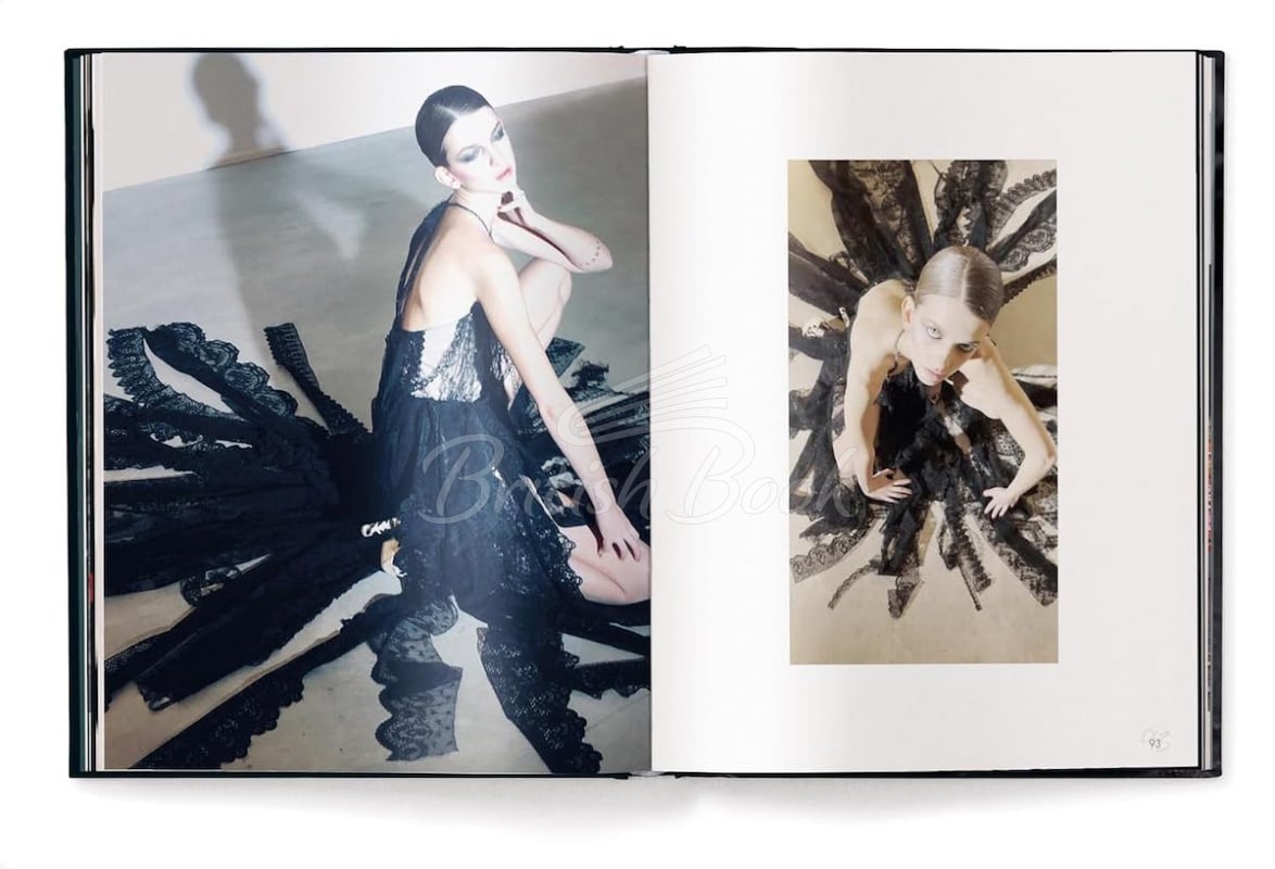 Книга The Black Book: Fashion, Styles & Stories зображення 8