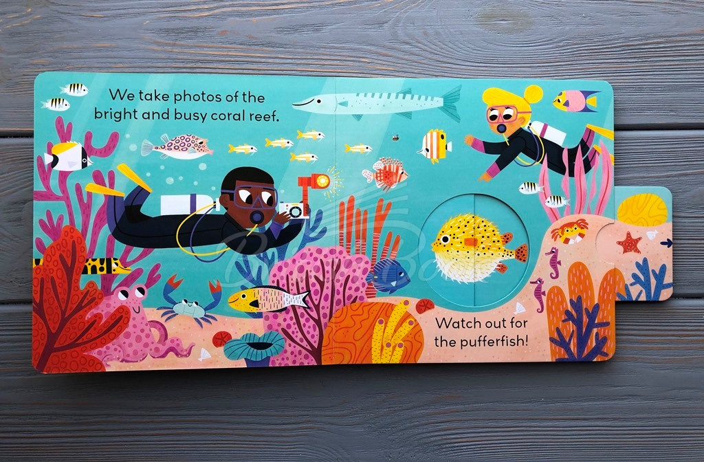 Книга Little World: Under the Sea изображение 4