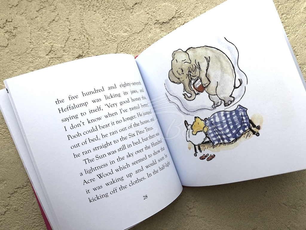 Книга Winnie-the-Pooh: Piglet Meets a Heffalump зображення 3