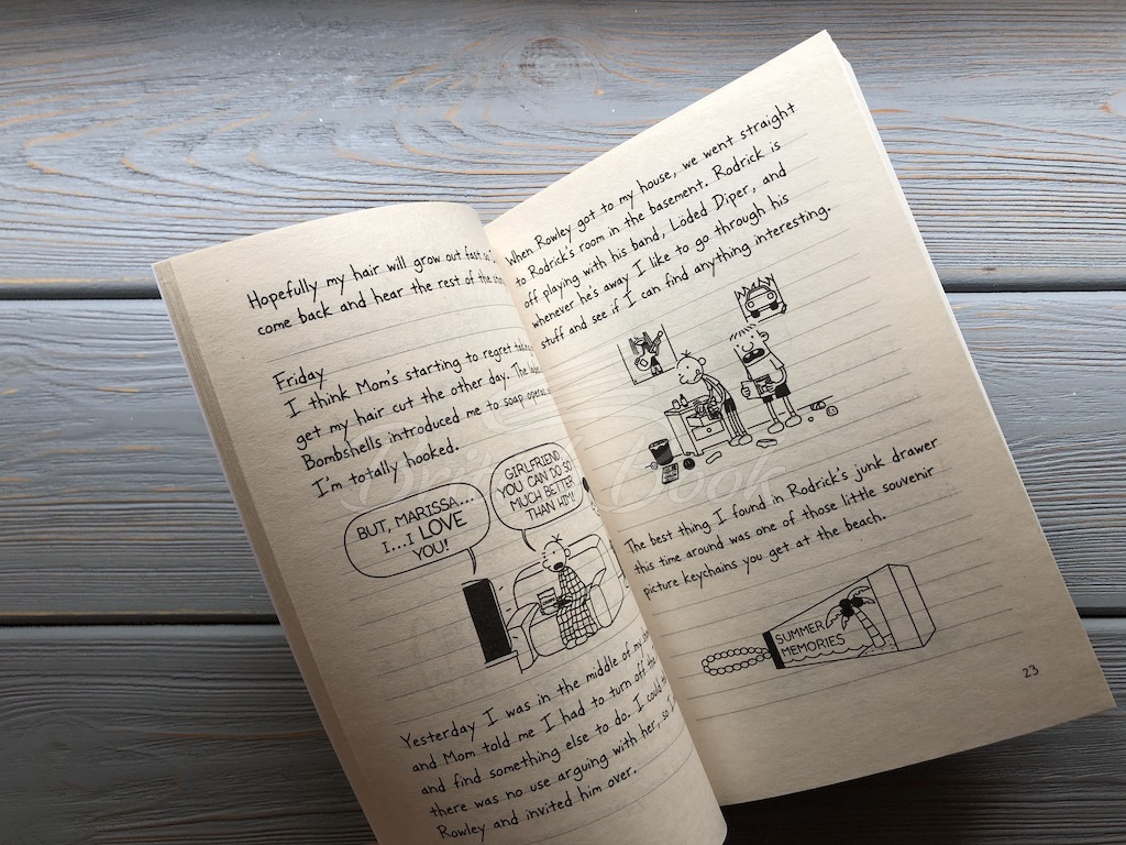 Книга Diary of a Wimpy Kid: Dog Days (Book 4) зображення 4