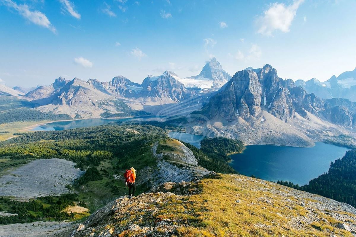 Книга Wanderlust: Hiking on Legendary Trails зображення 5
