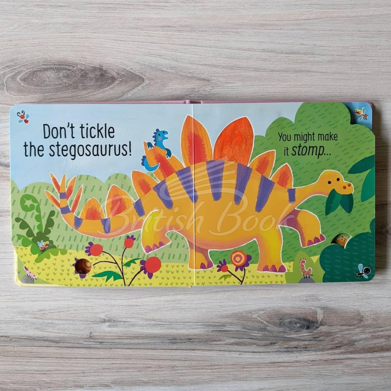 Книга Don't Tickle The Dinosaur! изображение 2
