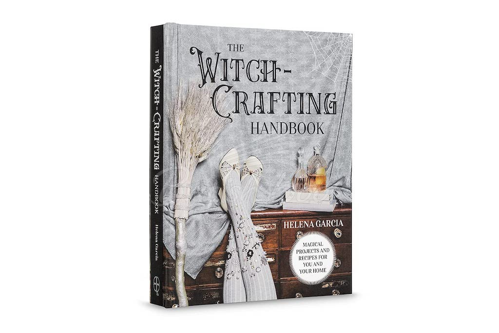 Книга The Witch-Crafting Handbook: Magical Projects and Recipes for You and Your Home зображення 1