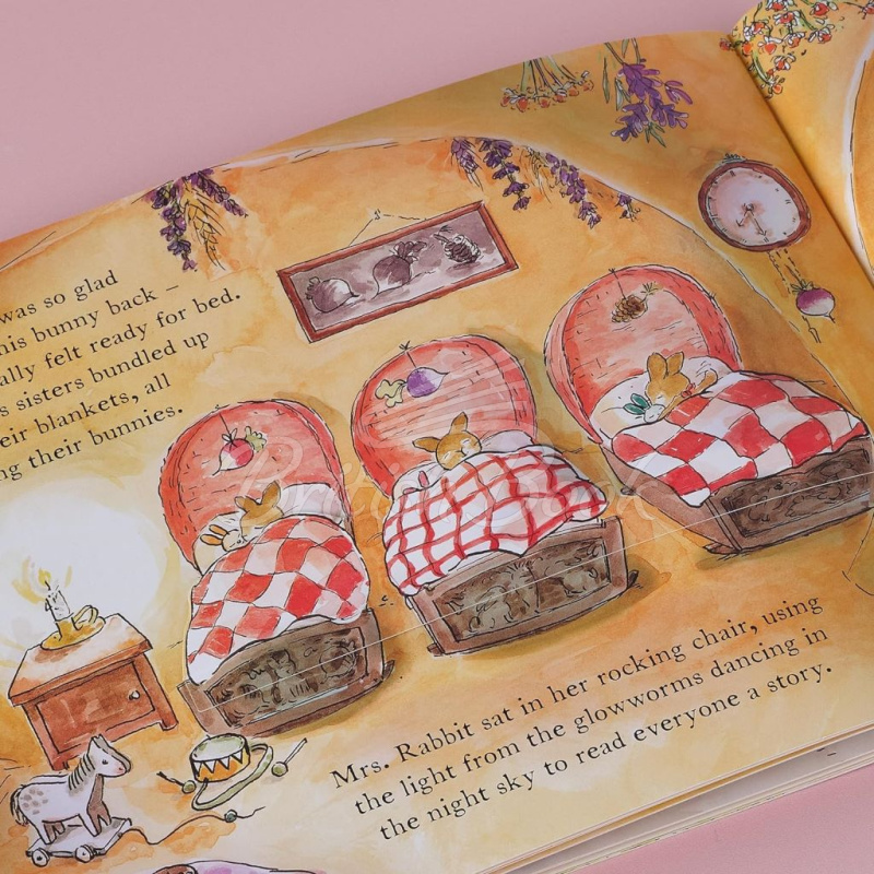 Книга Peter Rabbit: The Bedtime Bunny Hunt (A Lift-the-Flap Storybook) зображення 5