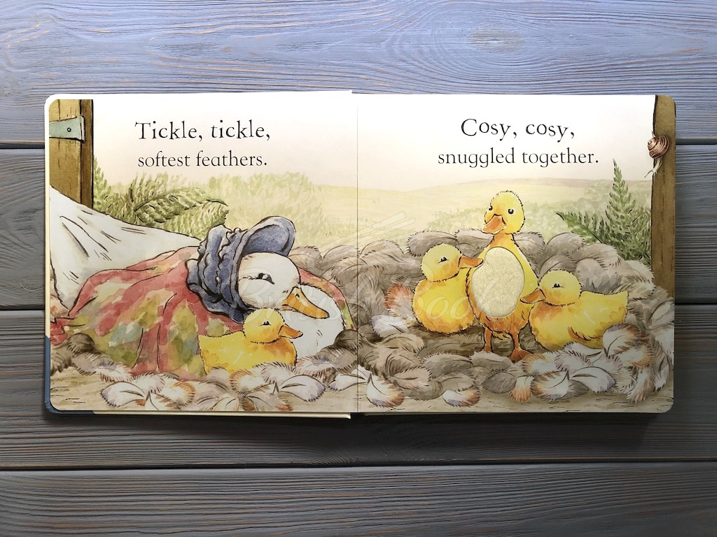 Книга Peter Rabbit: Tickle Tickle Peter! (A First Touch and Feel Book) зображення 2