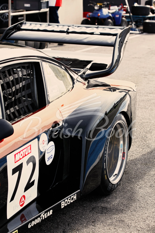 Книга Porsche 911: The Ultimate Sportscar as Cultural Icon изображение 2