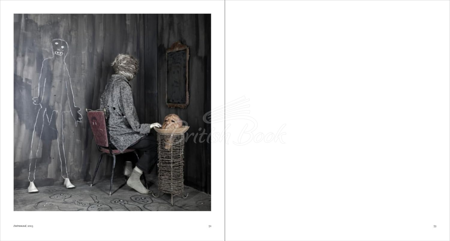 Книга Roger Ballen: Spirits and Spaces изображение 6