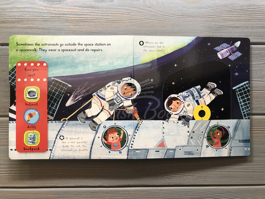 Книга First Explorers: Astronauts зображення 7