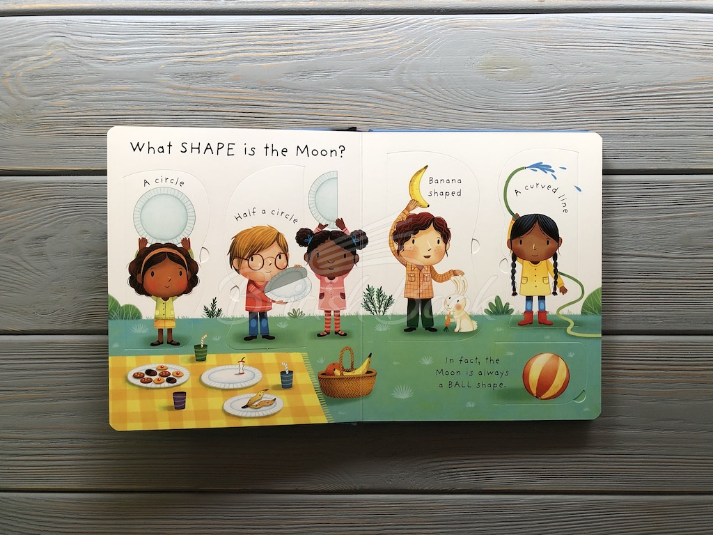 Книга Lift-the-Flap Very First Questions and Answers: What is the Moon? зображення 3