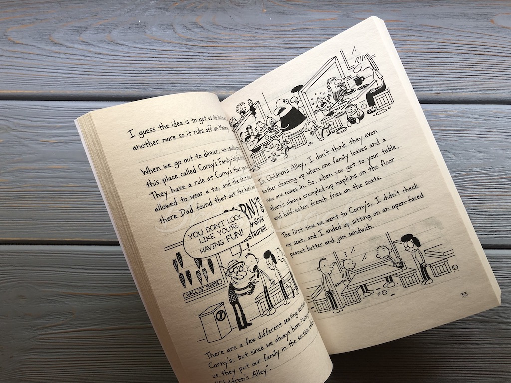 Книга Diary of a Wimpy Kid: The Third Wheel (Book 7) зображення 3